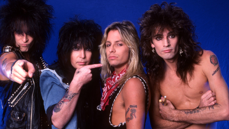 Le groupe Motley Crue posant en 1987