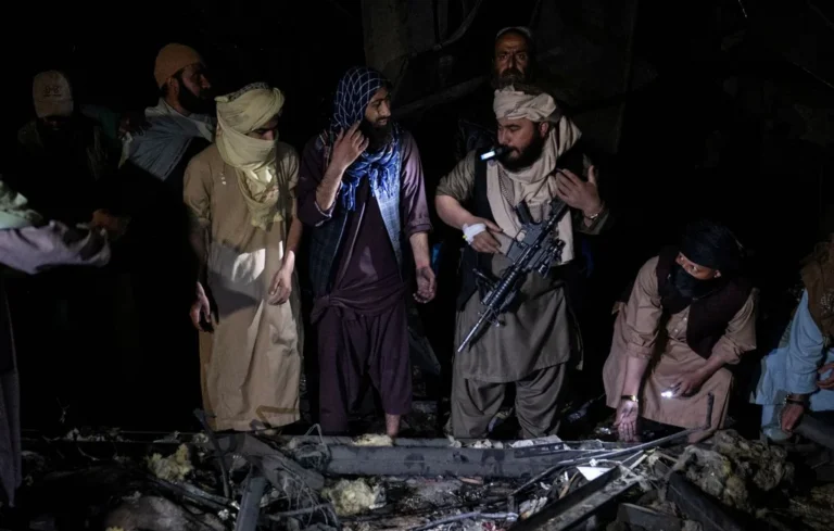 Le Pakistan bombarde Kaboul : lourd bilan dans un centre médical