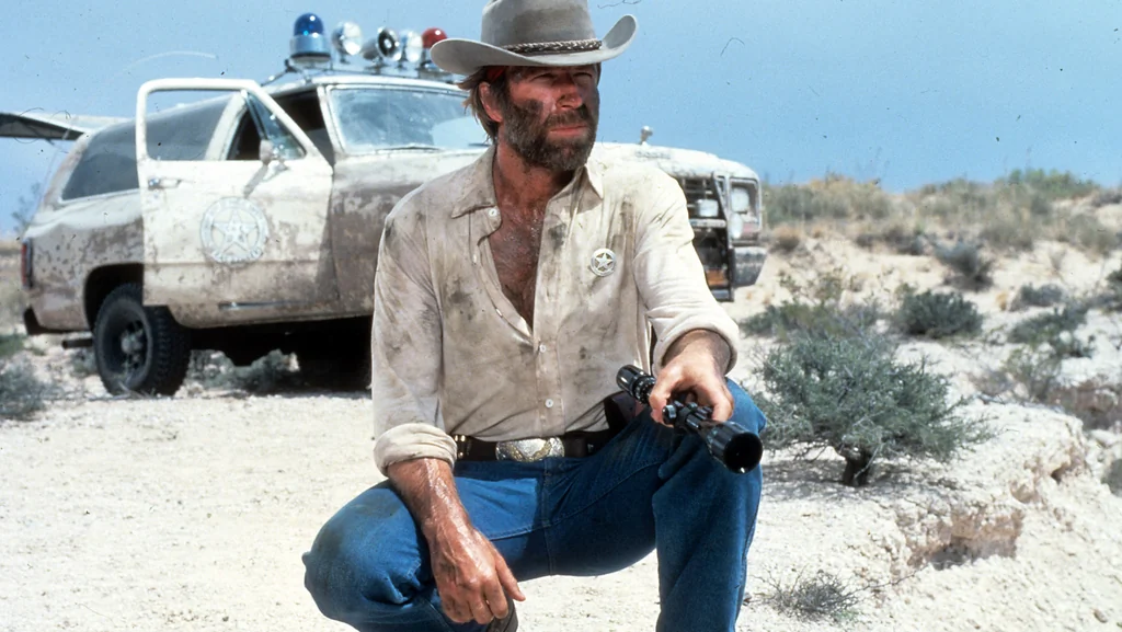 Chuck Norris : Les paroles de chansons les plus absurdes sur la star