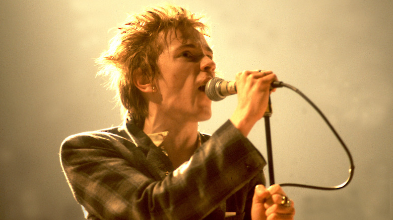 John Lydon de Public Image Ltd en concert en 1980