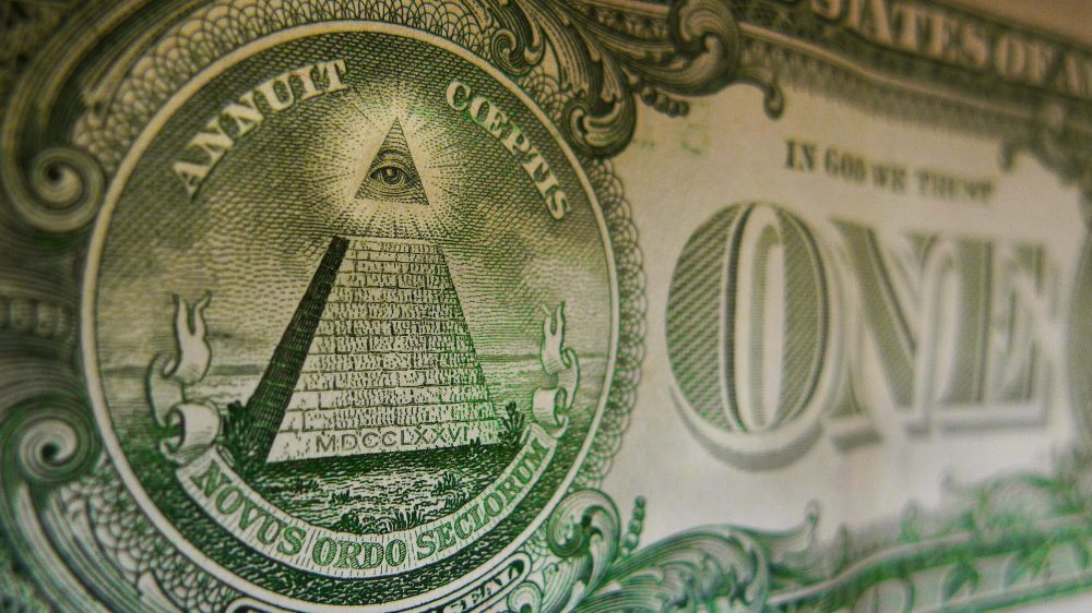 dos d’un billet d’un dollar avec une pyramide