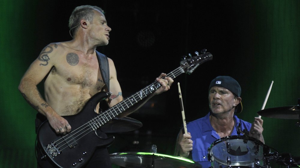 Flea et Chad Smith en concert