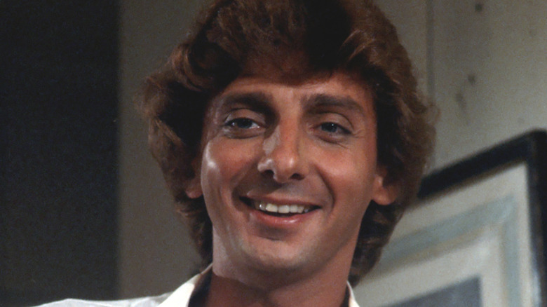 Barry Manilow souriant