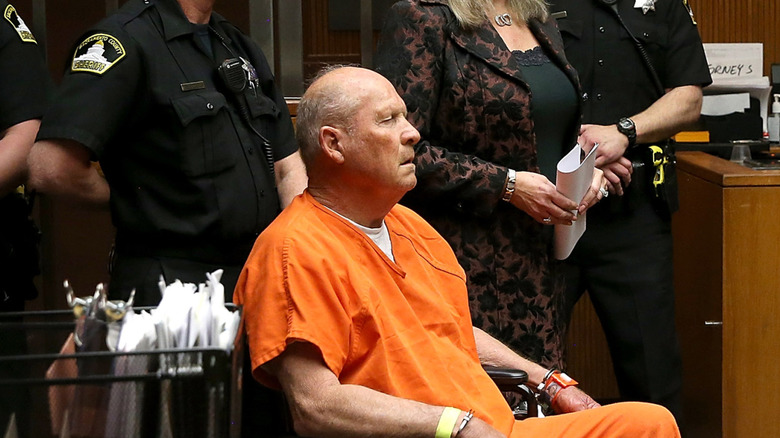 Joseph James DeAngelo au tribunal lors de sa mise en accusation