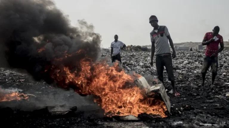 Agbogbloshie : l&rsquo;endroit le plus toxique au monde, pire que Tchernobyl