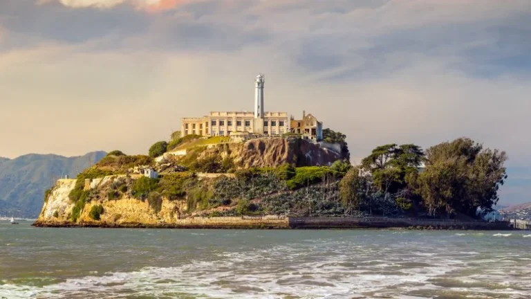 La Vraie Vie à Alcatraz : Entre Mythe et Réalité