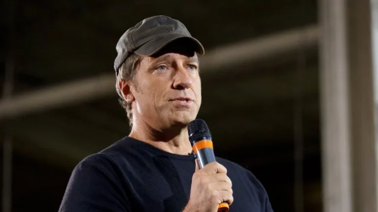 Les débuts de Mike Rowe avant Dirty Jobs : un parcours unique
