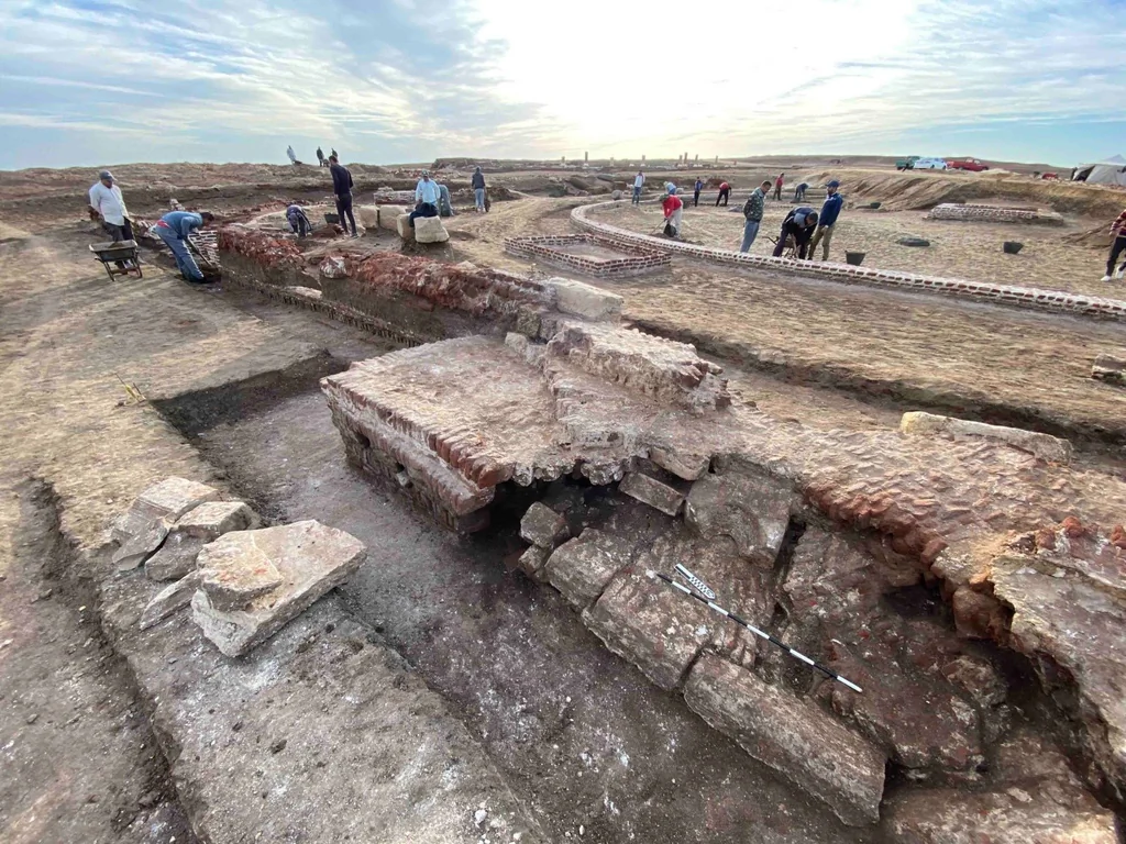 Vue du complexe circulaire de Tell el-Farama, ancienne Péluse, interprété comme un sanctuaire de l’eau
