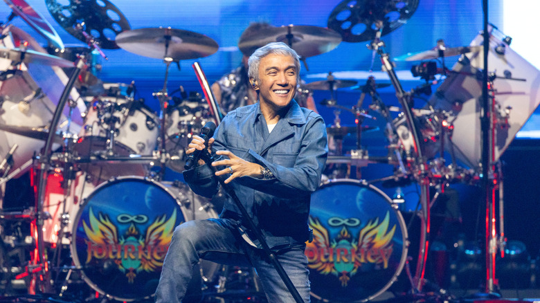 Arnel Pineda sur scène