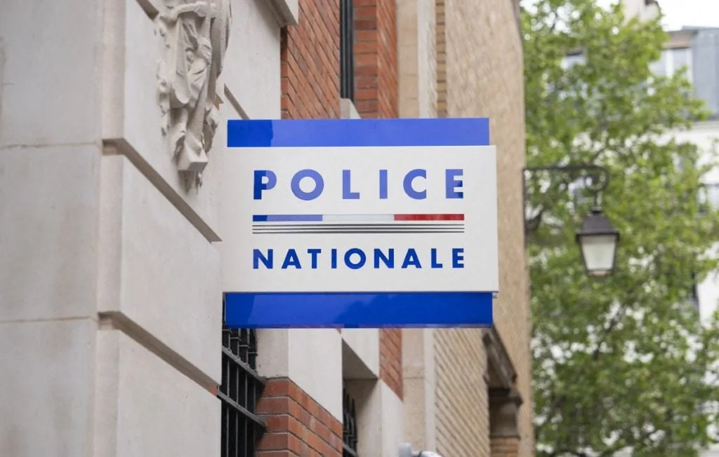 Agde : un homme de 58 ans décède au commissariat après son arrestation