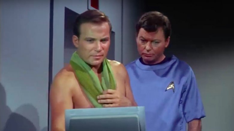 Kirk et McCoy dans Star Trek