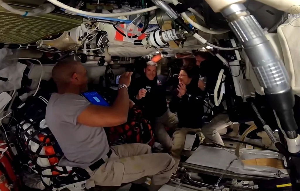 Artémis II : les astronautes battent le record de distance spatiale