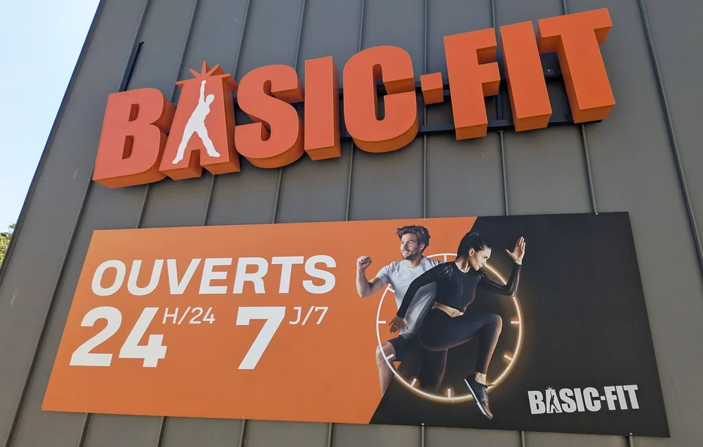Basic Fit 24h/24 : vers une disparition de la nuit en ville ?