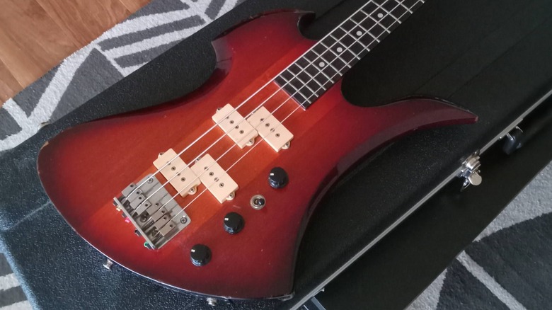 Basse BC Rich Mockingbird