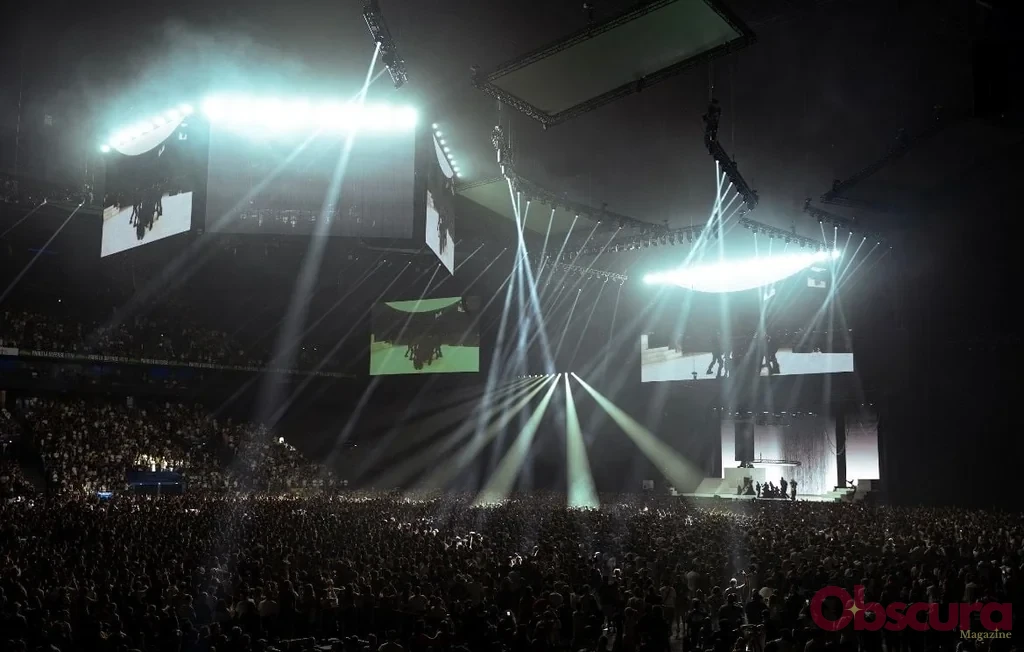 Damso à la Défense Arena : le rap devient une pièce de théâtre