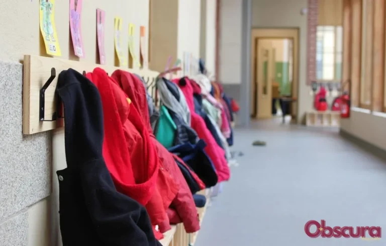 Dinard : un enseignant de maternelle mis en examen pour agressions