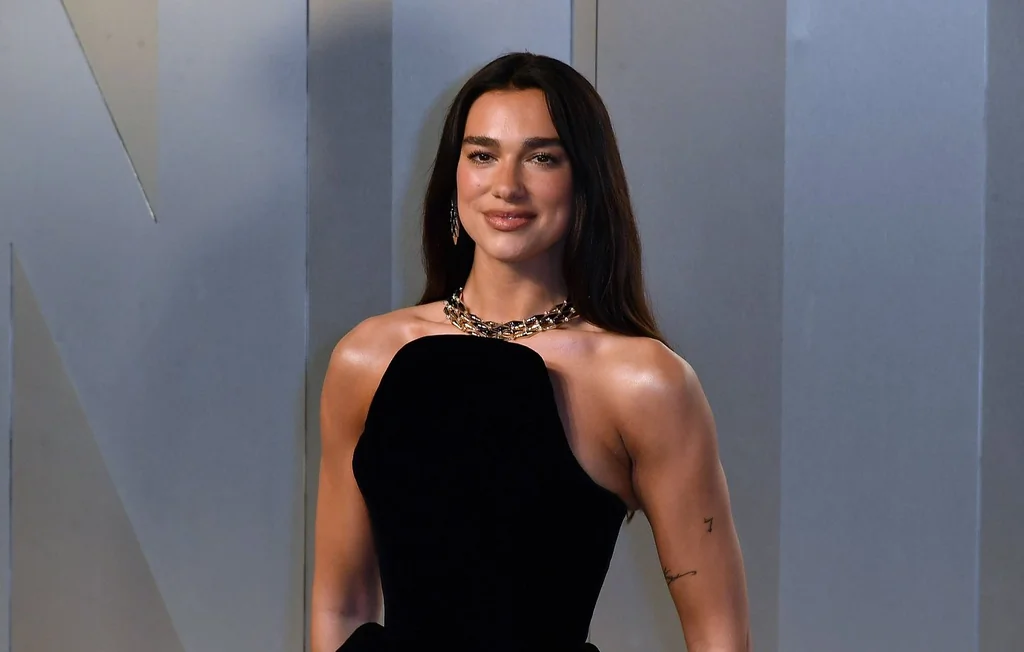 Dua Lipa poursuit Samsung pour l'usage non autorisé de son image