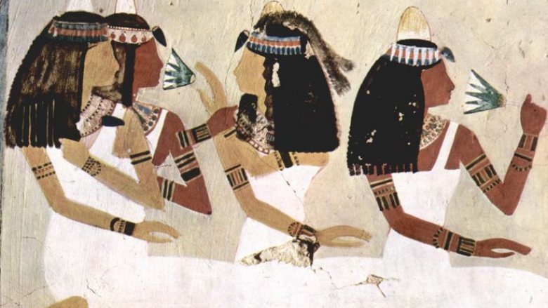 Femmes de l'Égypte ancienne avec tatouages