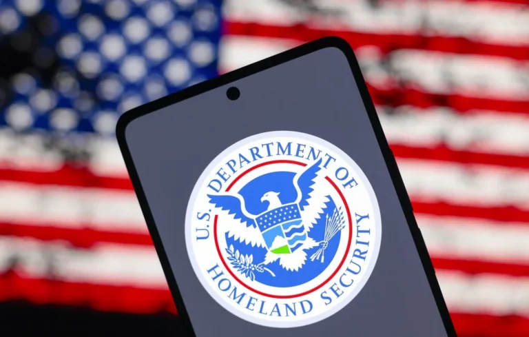États-Unis : fin du « shutdown » record pour la Sécurité intérieure