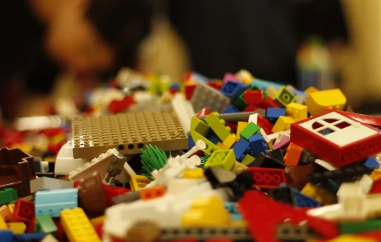 Une fraude insolite aux Lego : il remplaçait les briques par des pâtes