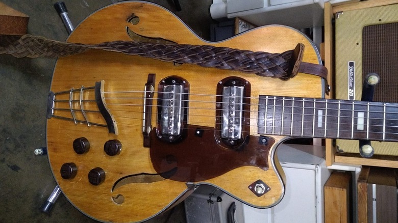 Guitare Harmony H62