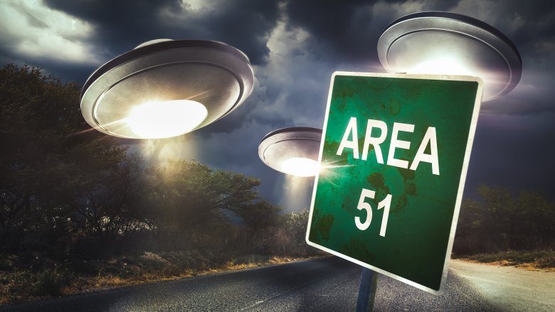 Area 51, aliens et Naruto Run