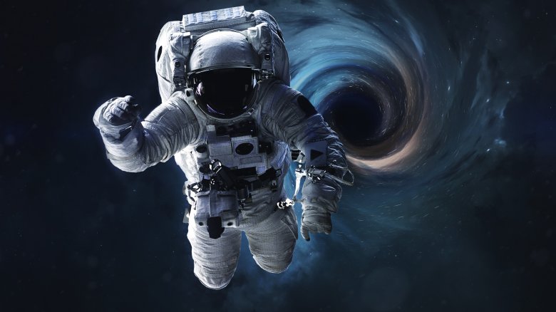 Trou noir, proche de la Terre, astronaute