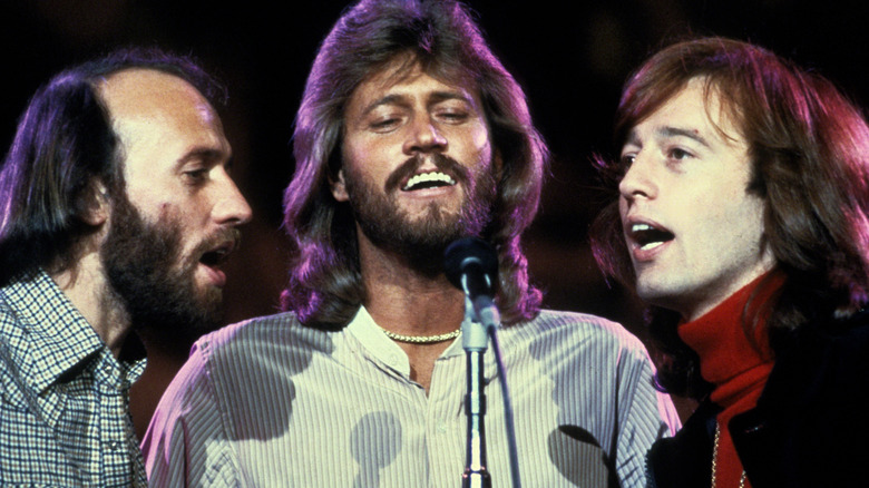 Les Bee Gees chantant ensemble