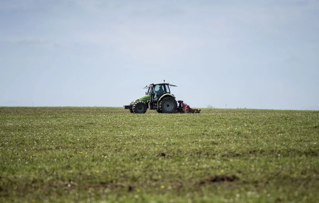 Meillac : un octogénaire meurt écrasé par son tracteur en Bretagne