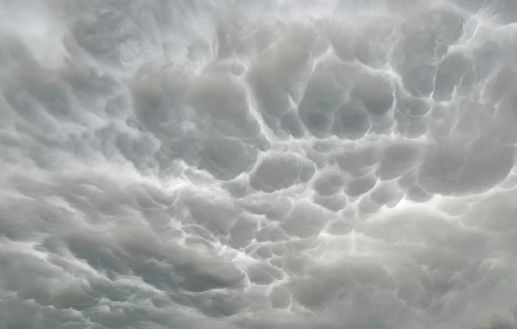 Météo : une goutte froide va apporter orages et pluie dès mardi