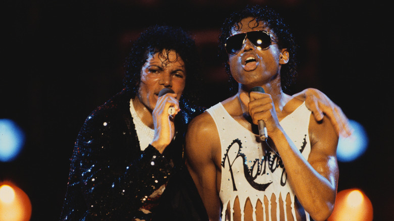 Michael Jackson lors de la tournée Victory en 1984