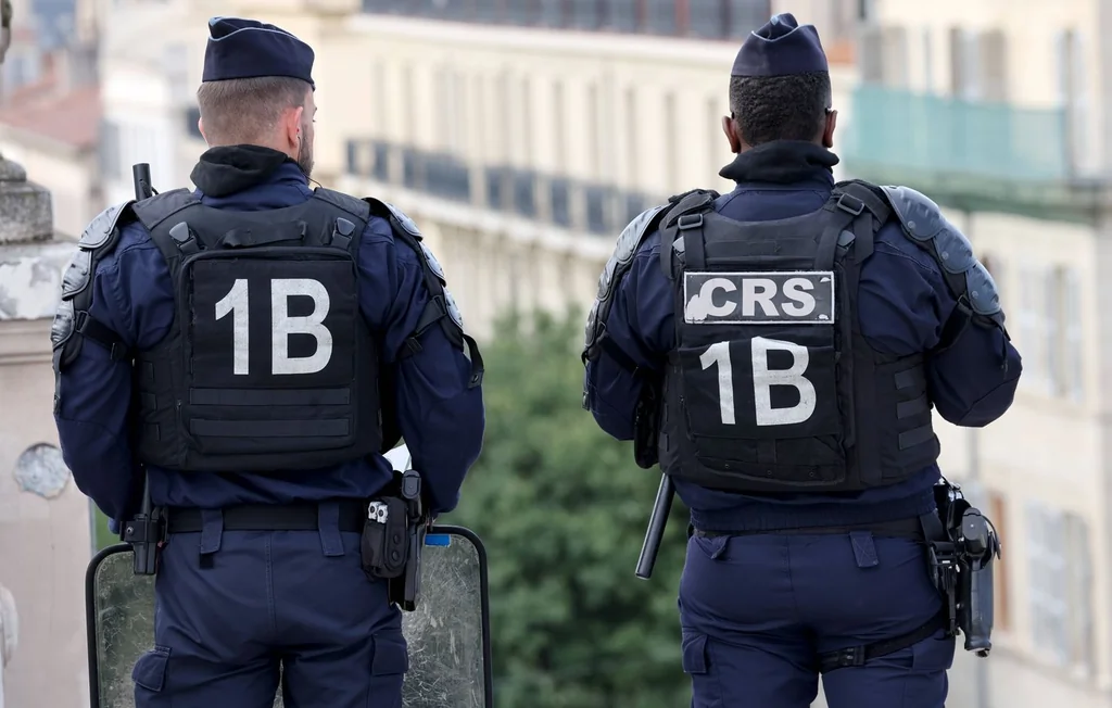 Nice : deux CRS en garde à vue pour violences et vol aggravé