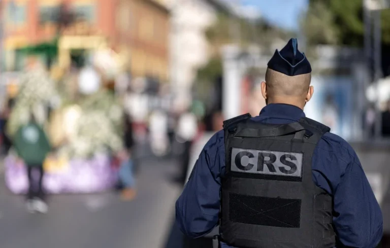 Nice : deux CRS jugés pour violences et vol après une agression filmée