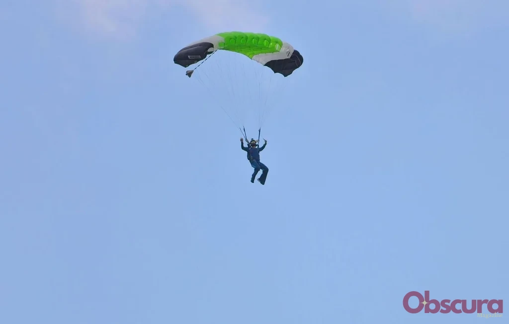 Oise : enquête ouverte après le décès d'un parachutiste de 21 ans