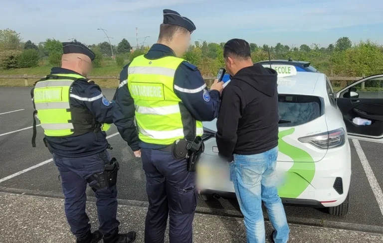 Oise : un gérant d&rsquo;auto-école contrôlé sans permis en pleine leçon