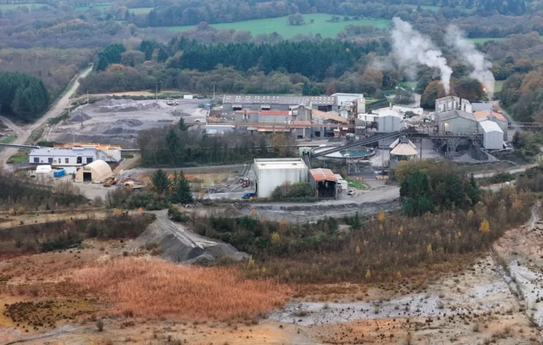 Pollution en Bretagne : enquête sur la mine d&rsquo;andalousite de Glomel