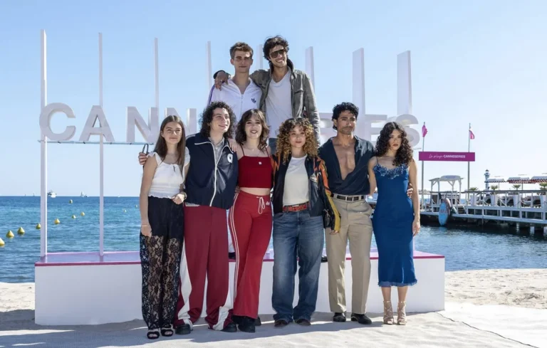 « P*TAIN DE SOIREE » : le format vertical s&rsquo;invite dans les séries