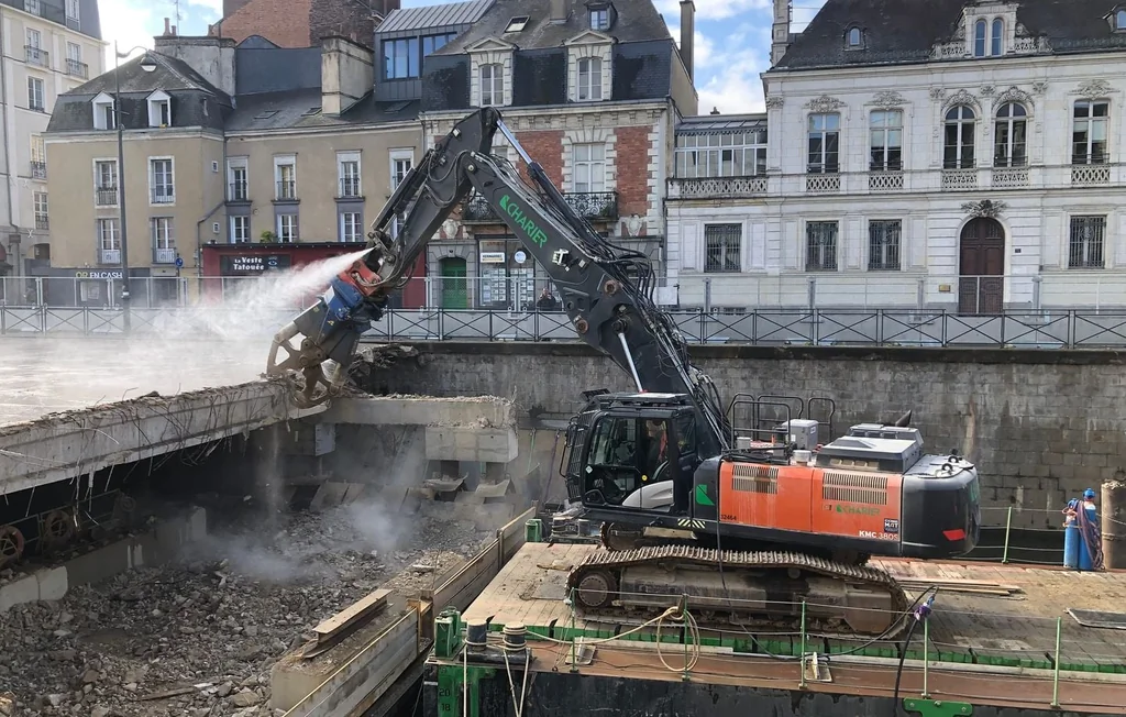 Rennes : la Vilaine retrouve son lit avec la démolition du parking