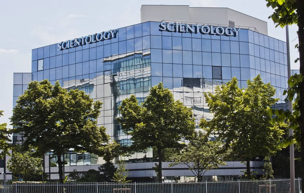 Saint-Denis : deux jeunes arrêtés pour un défi TikTok chez les scientologues