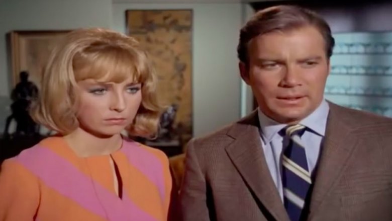 Teri Garr et William Shatner dans Star Trek