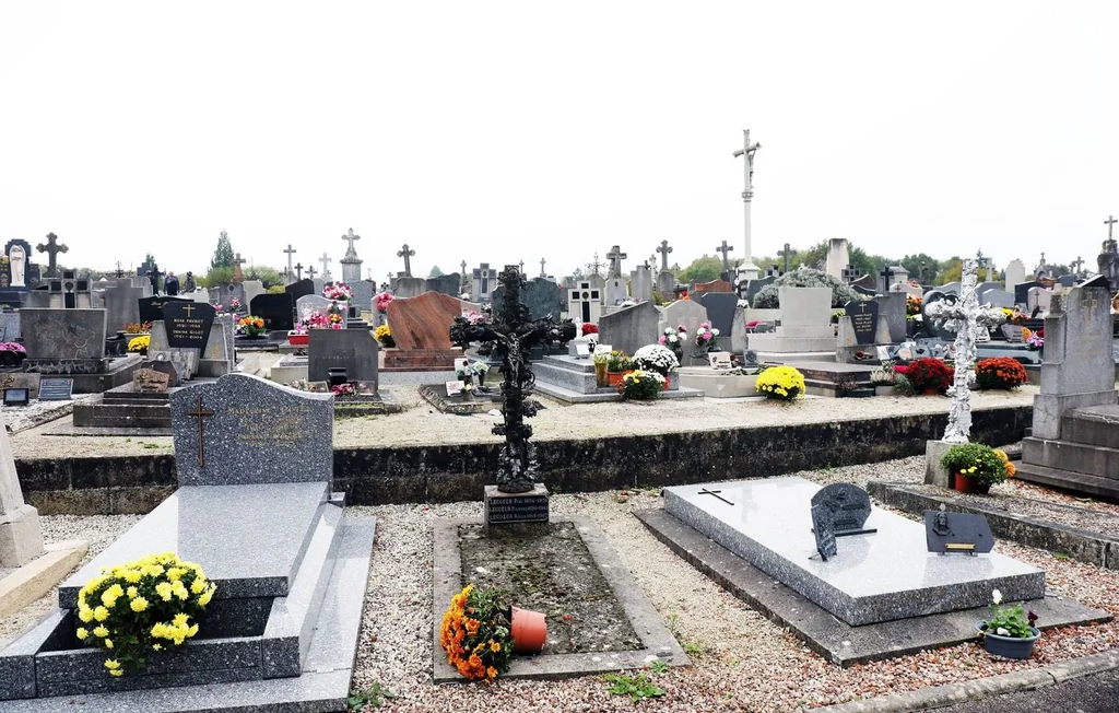 Vols dans des cimetières de l'Ouest : deux hommes interpellés