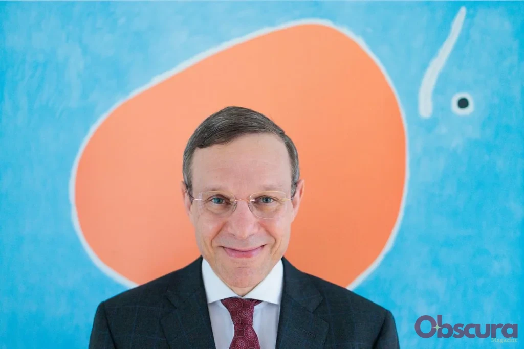 Portrait d'Avi Loeb, astrophysicien à Harvard nommé à la tête du UAP Science Advisory Council placé sous le UAP Governance Board de l'ODNI (juin 2026)