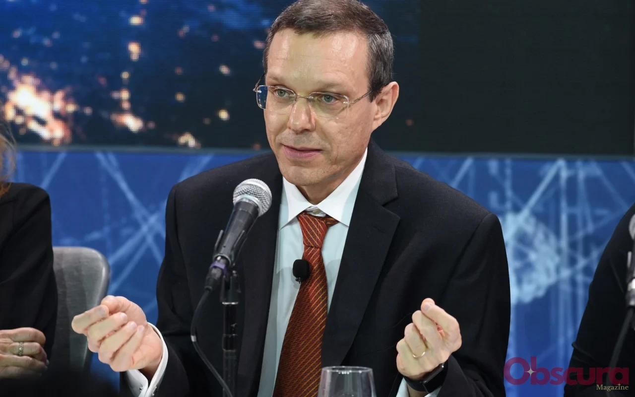 Avi Loeb à la tête du UAP Science Council : qui sont les 14 experts chargés d’examiner les ovnis pour la Maison Blanche