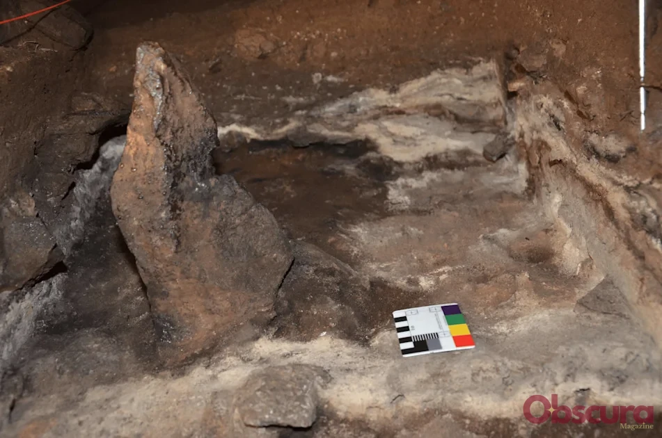 À Cloggs Cave, des traces de visites humaines sur 25 000 ans éclairent des pratiques rituelles