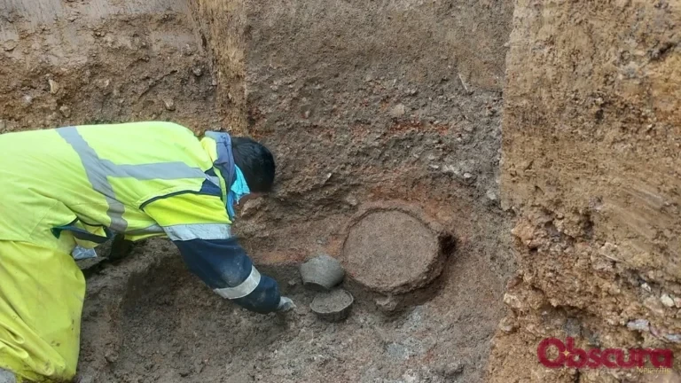 La poêle carolingienne retrouvée près de Châteaudun : ce que son dépôt permet — et ne permet pas — de comprendre