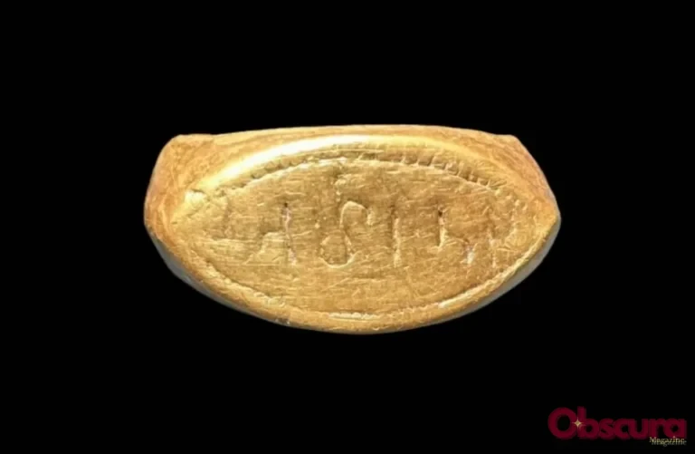 À Don Yai Thong, deux anneaux d’or et une inscription à lire avec prudence