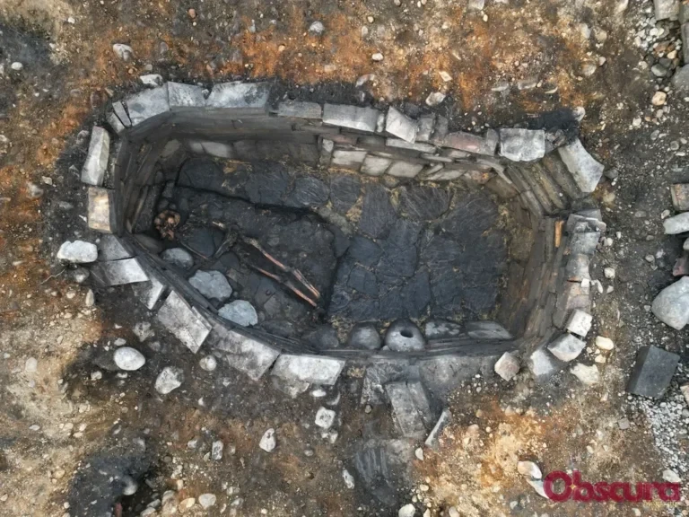 Près de Dornoch, une structure de pierre et une sépulture posent encore question